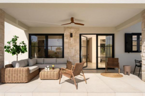 Elegant Casa di Estelle with a sea view